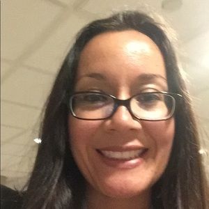 Meet your Posher, Esmeralda